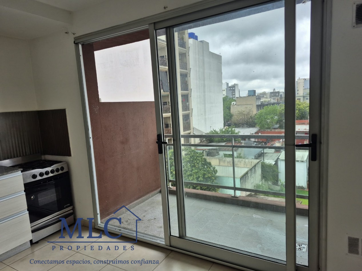 ALQUILER DEPARTAMENTO CON BALCON - VISTA ABIERTA - TODO LUZ