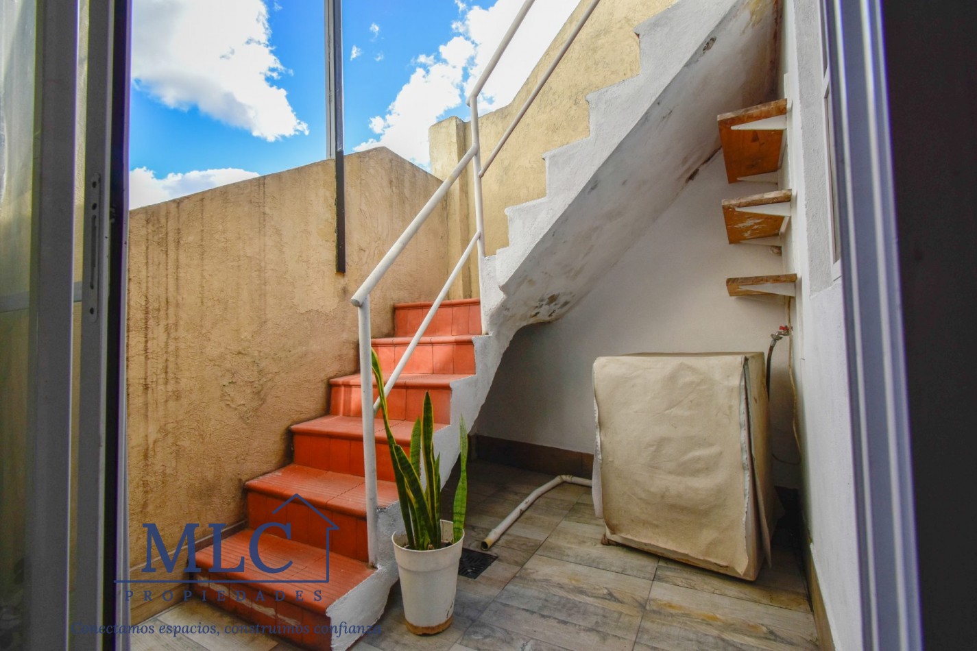 PH EN VENTA - 4 AMBIENTES + ESTUDIO INDEPENDIENTE + TERRAZA - SIN EXPENSAS