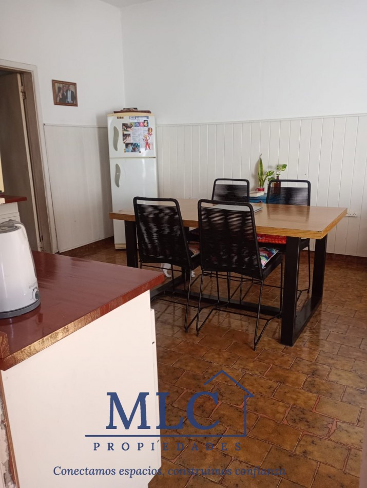 PH EN VENTA AL FRENTE CON TERRAZA Y COCHERA EN LAVALLOL