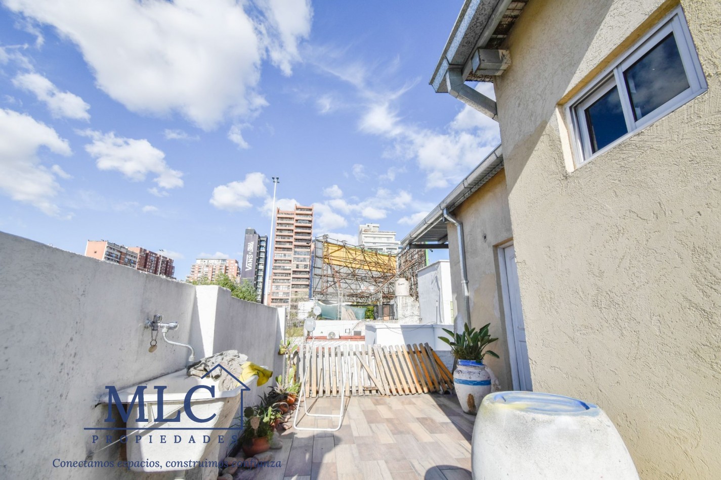 PH EN VENTA - 4 AMBIENTES + ESTUDIO INDEPENDIENTE + TERRAZA - SIN EXPENSAS
