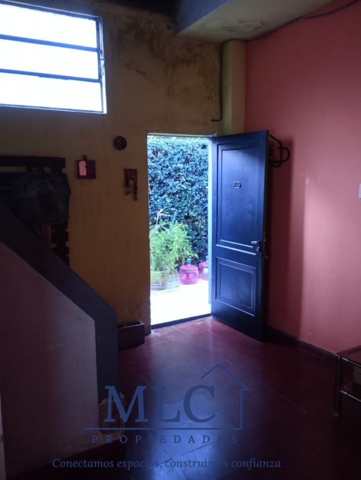PH EN VENTA AL FRENTE CON TERRAZA Y COCHERA EN LAVALLOL
