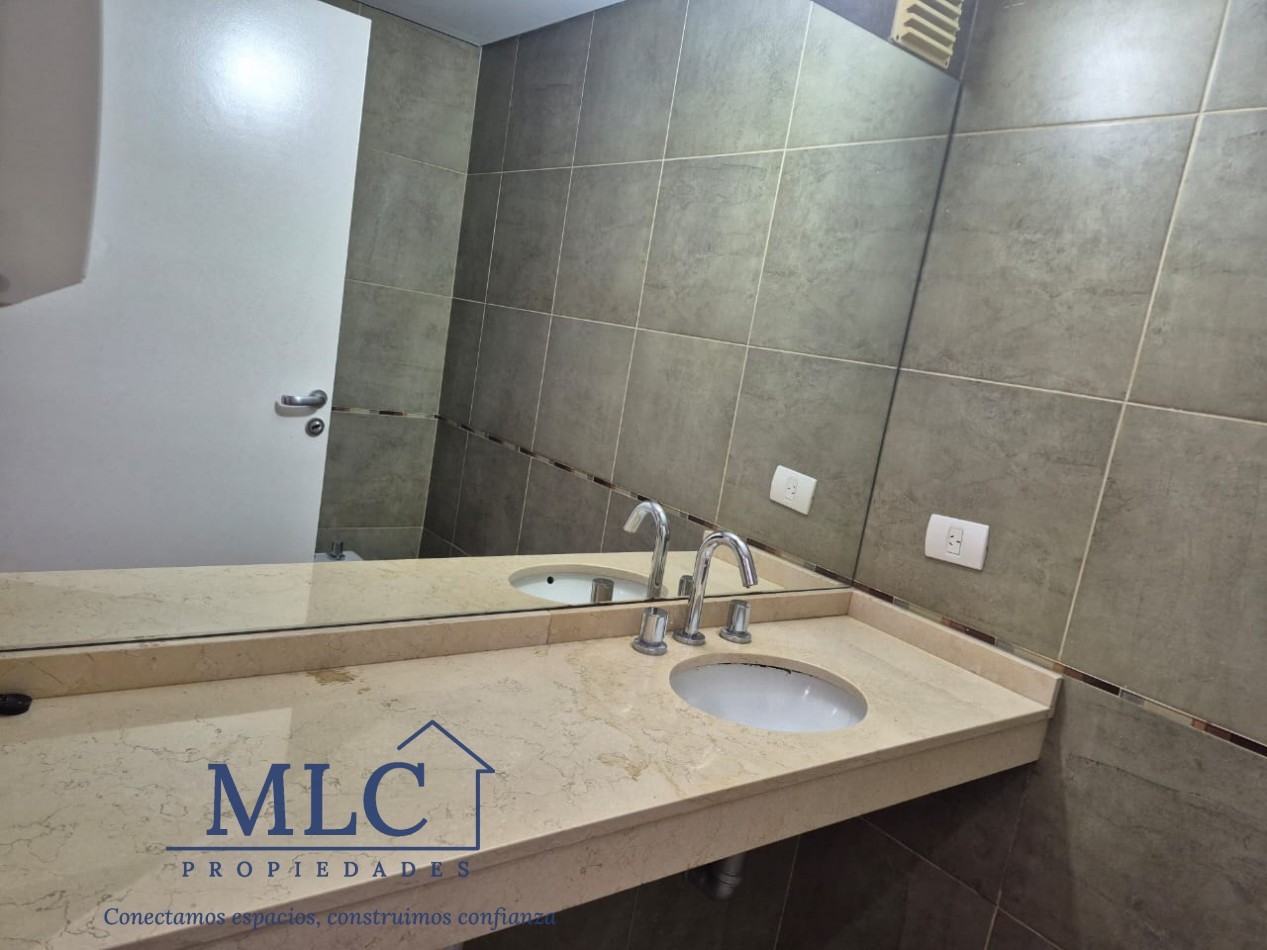 ALQUILER SOLO USO COMERCIAL - IDEAL ESTUDIO / CONSULTORIO