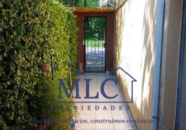 PH EN VENTA AL FRENTE CON TERRAZA Y COCHERA EN LAVALLOL